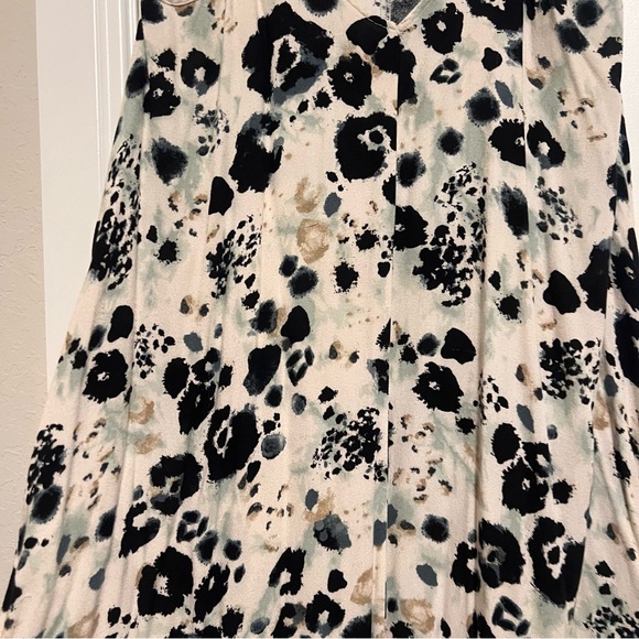 lovestitch Print Maxi Dresses - Bundle of 4 with flaws - SEE DESCRIPTION! - Picture 13 of 16